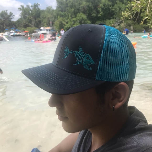 Fish bones hat - Picture 3 of 5